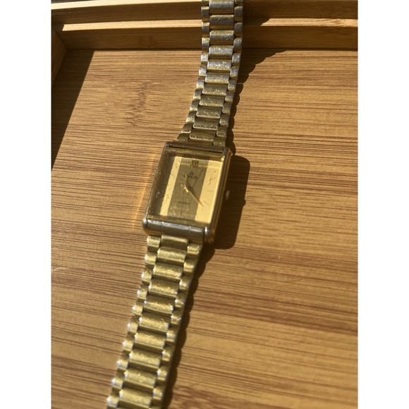 Vintage Lorus Gold Tone Quartz Watch 16mm For Ladies - Picture 3 of 11